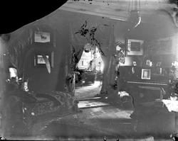 Interiør stue, ukjent sted.