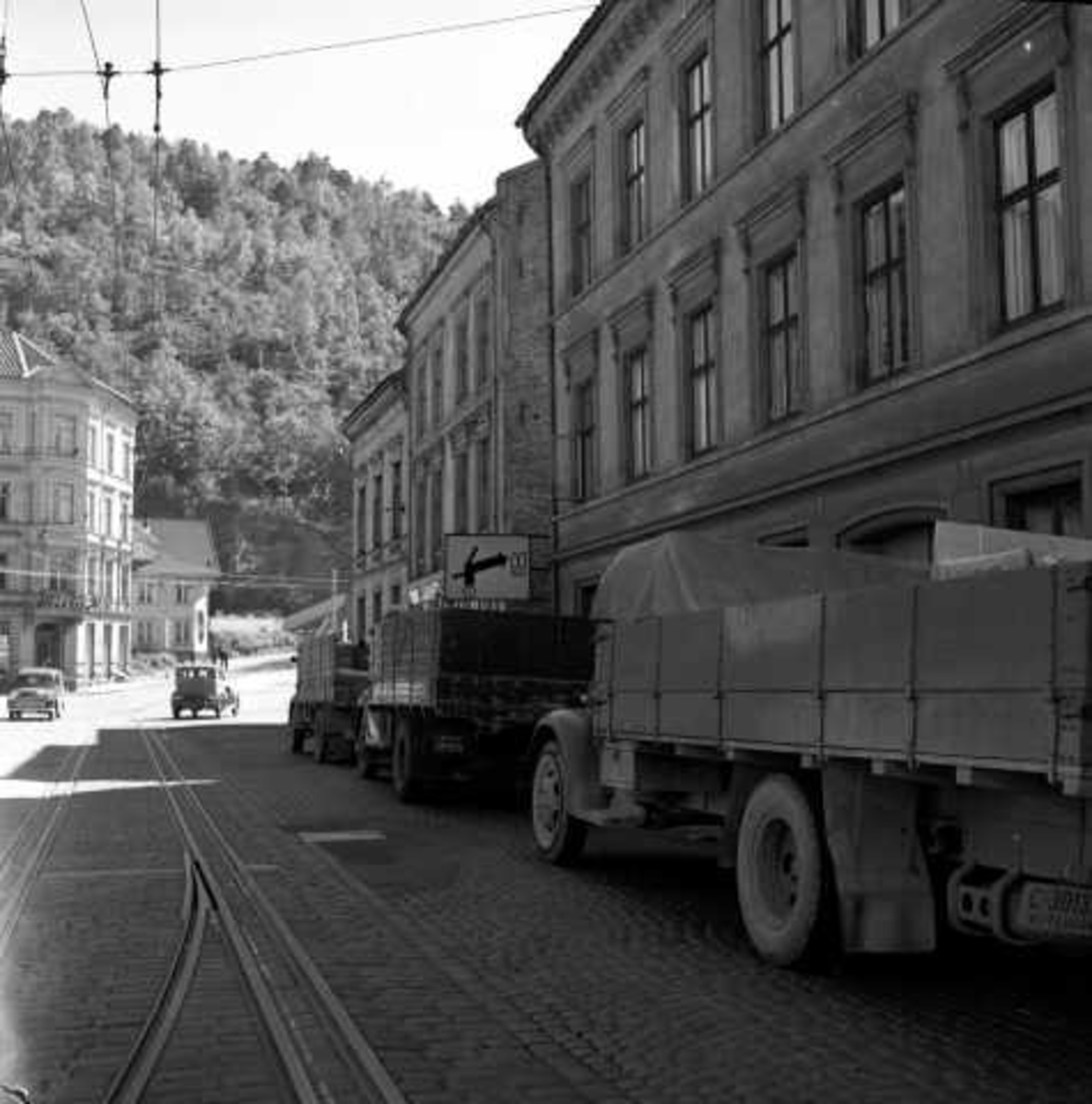 Gatebilde, parkering i Gamlebyen, Oslo 1956.