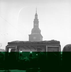 Torghandel, Stortorget, Oslo, 20.11.1956. Oslo domkirke i ba