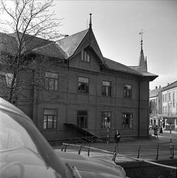 Sandvika, Bærum, Akershus, 28.04.1961. Hus rives. Den gamle 