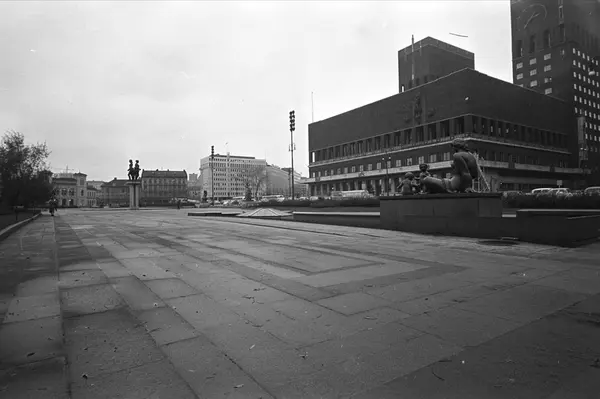 Rådhusplassen, Oslo, November 1963. "Rådhusplassen Til Skrekk Og ...