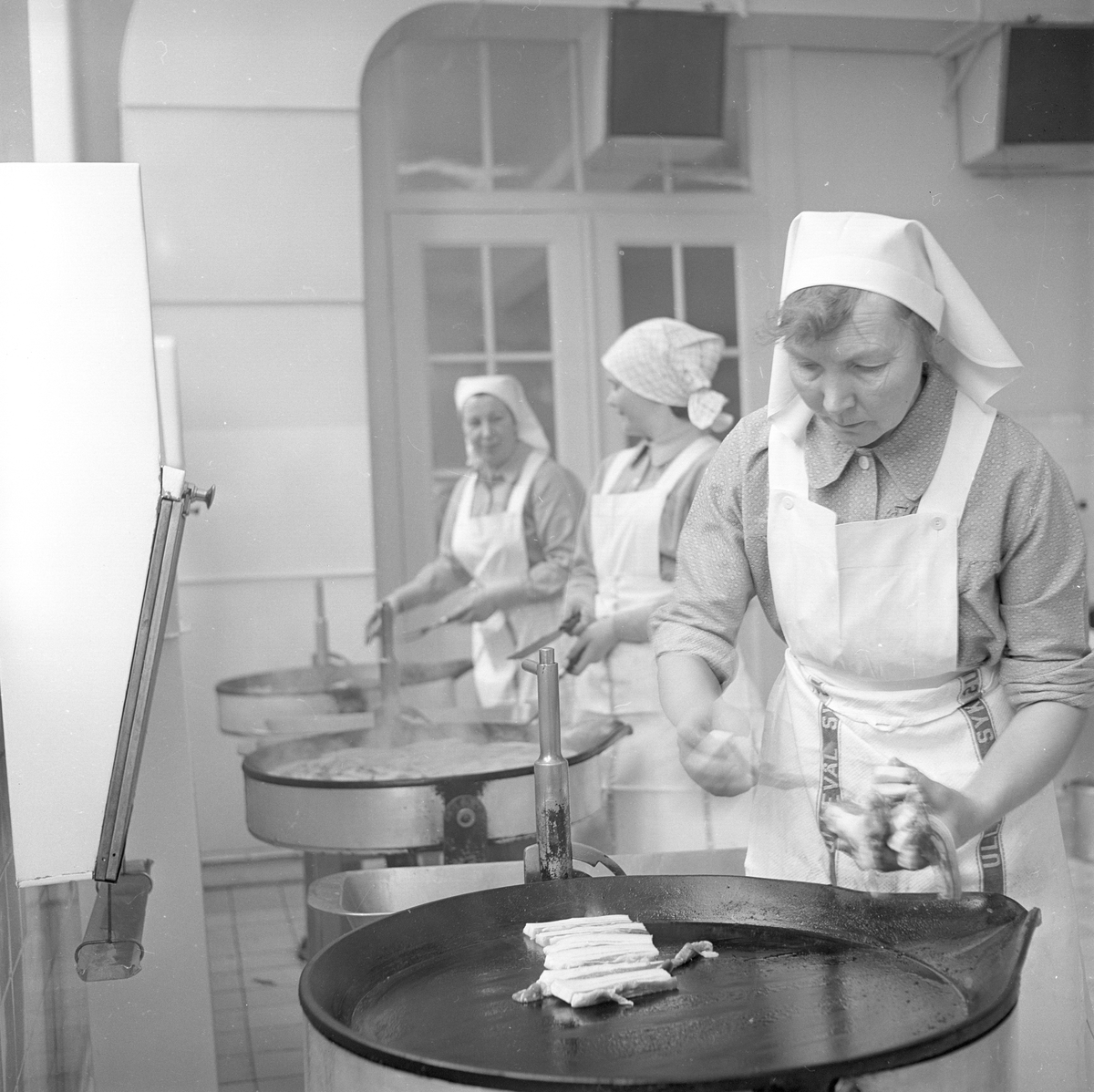 Oslo, 06.02.1961, Ullevål sykehus, sentralkjøkkenet.