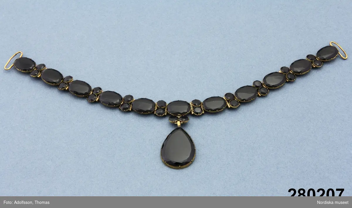 Halsband