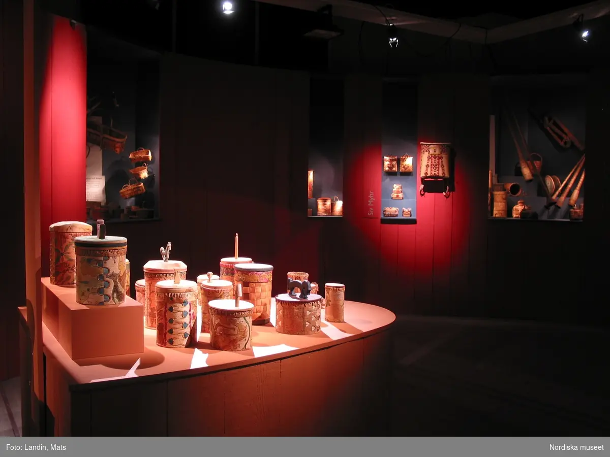 Utställningsdokumentation Slöjdjul näver 2002.