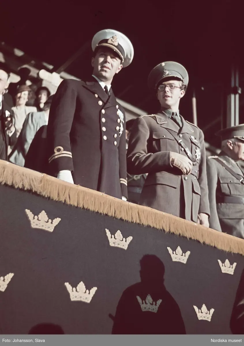 Prins Bertil och Carl Johan Bernadotte på Stockholms stadion.