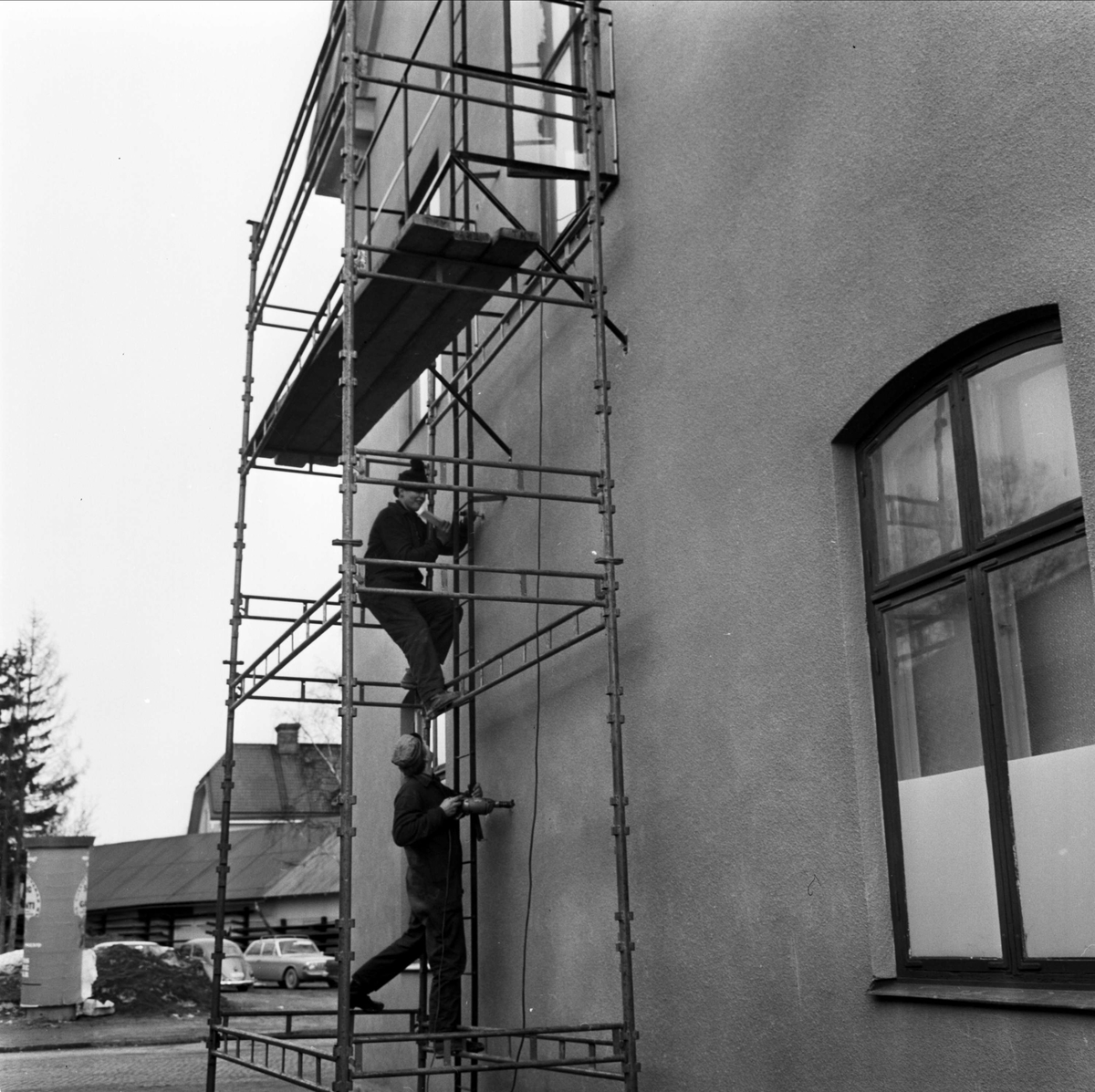 "Samreal" renoveras, Tierp, Uppland 1967