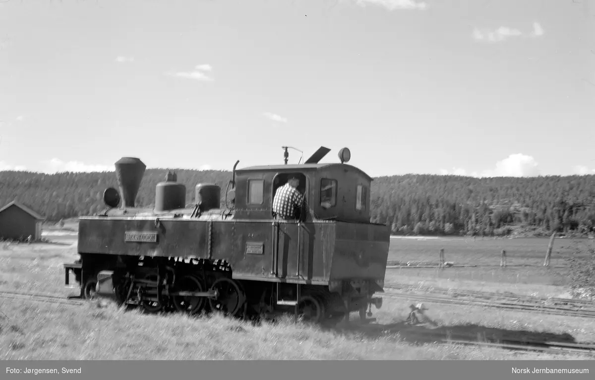 Damplokomotiv nr. 4 "Setskogen" under skifting på Skulerud stasjon
