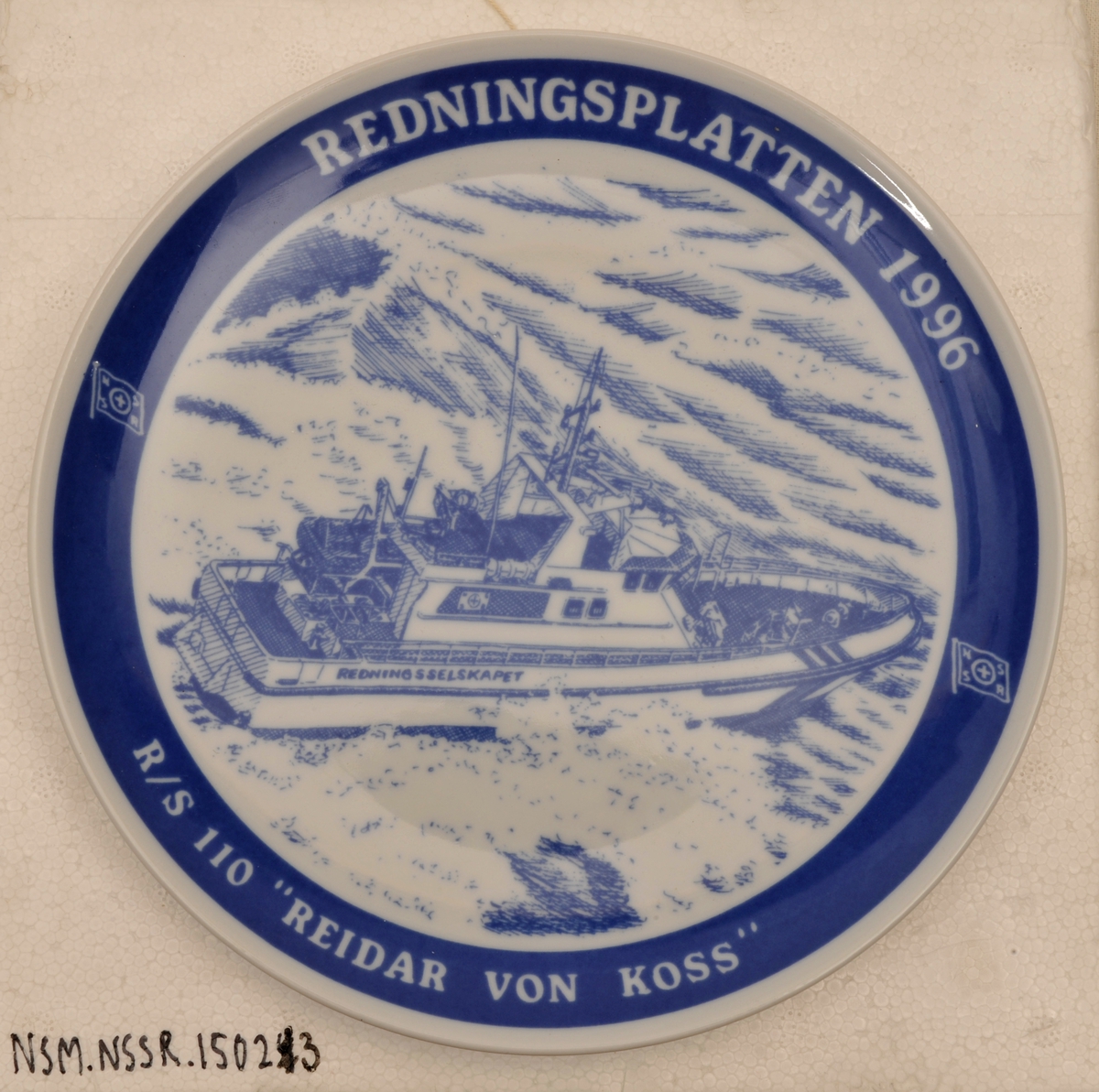 Tegning av Reidar von Koss (redningsskøyte), blå strek.