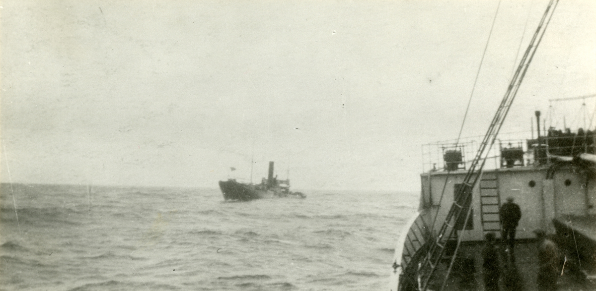 D/S 'Storaker' (b.1899, Ropner & Son, Stockton), - forlatt synkende i Nord-Atlanterhavet.