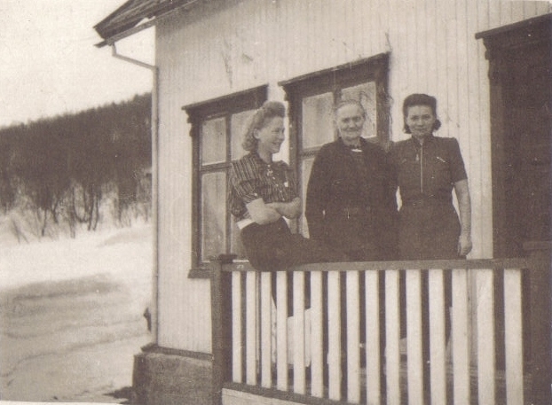 Samling fotografier etter Olga Beldo f. Eliassen
