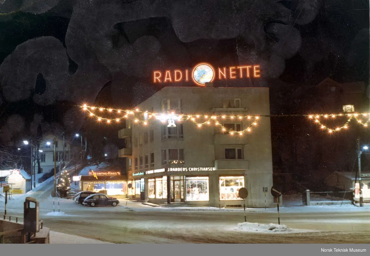 Radionette, lysreklame, Munthe-Kaas' elektriske forretning, Sandvika, omkring 1970