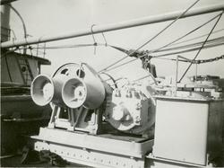 Eksteriør, dekket på lastebåten M/S America, B/N 389 under p