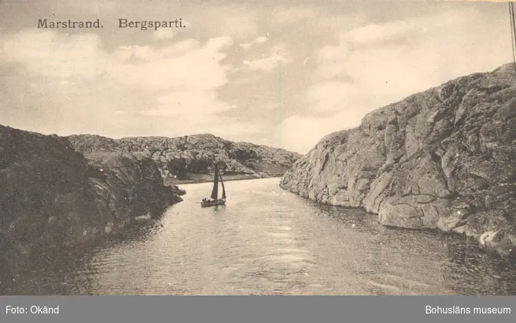 Tryckt text på kortet: "Marstrand. Bergsparti."