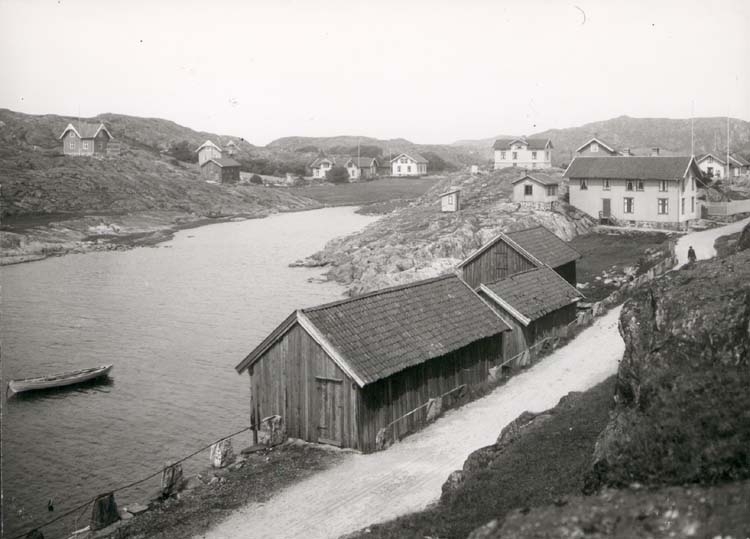 Noterat på kortet: "Stockevik. Skärhamn."
"Foto (E61) Dan Samuelson 1924. Köpt av densamme dec. 1958."