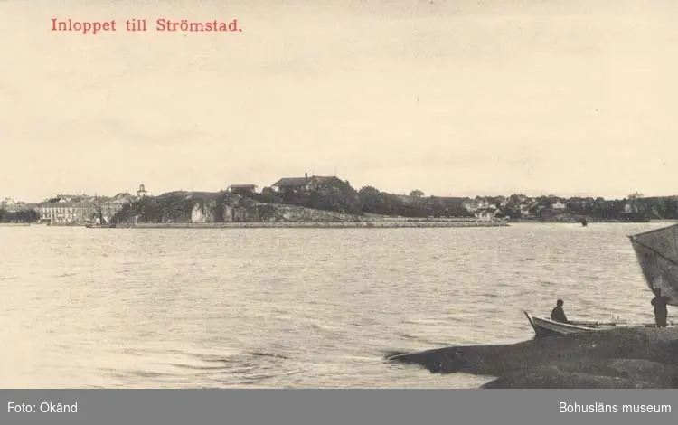 Tryckt text på kortet: "Inloppet till Strömstad." 