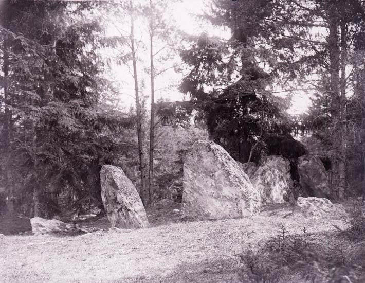Enligt text som medföljde bilden: "Stendös i Brattås I d. 14/7 1912 G.L."