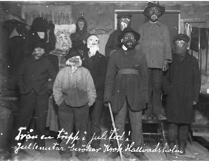 Julknutar besöker Krok, Hällevadsholm, den 13 januari 1923.