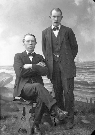 Enligt fotografens journal nr 5 1923-1929: "Svensson, Ragnar, Åker, Stenungsund".