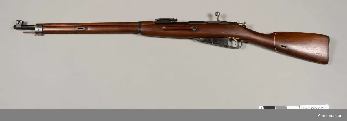 Grupp E II.

Med miniatyrkaliber, 5 mm, cal. 20. Använt som målskjutningsvapen, kammarskjutning.
Ändrat till kal.22.