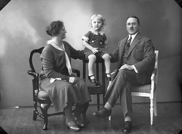 Enligt fotografens journal nr 6 1930-1943: "Rehnberg, Herr Joakim Här".