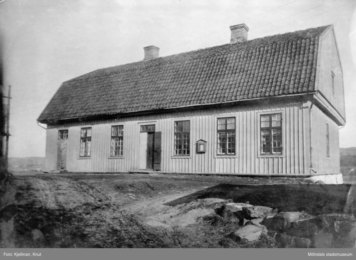 Kärra tingshus i Mölndal.
Publicerad i Johan Lundskogs bok "Fässbergs socken och Mölndals kvarnby".