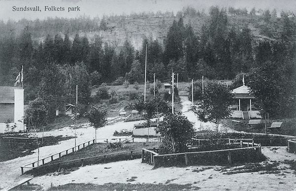 Vy med Folkets Park-området. Bildtext till vykortet "Sundsvall, Folkets park".