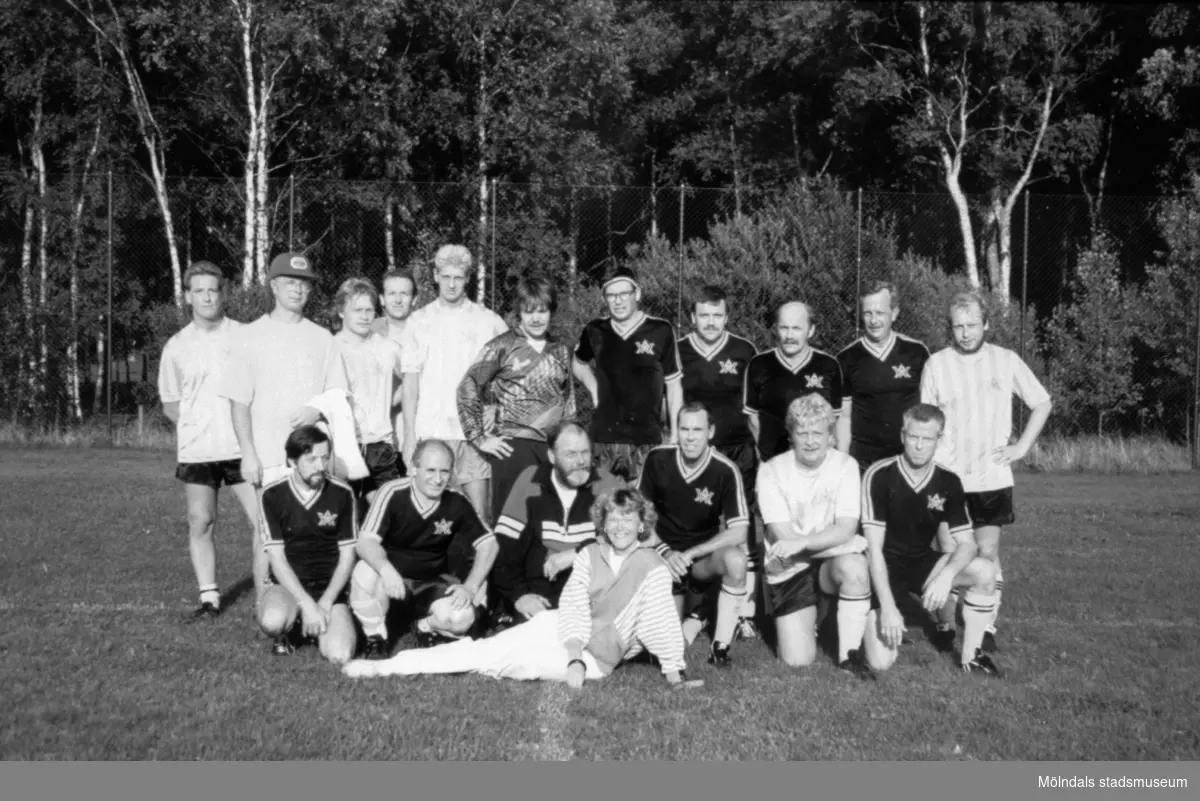Gruppfoto över August Werners fotbollslag, korpserien 1987.