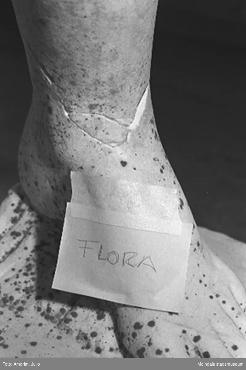 Dokumentation av lagning av skulpturer Bacchus och Flora efter sönderslagningen 1993.