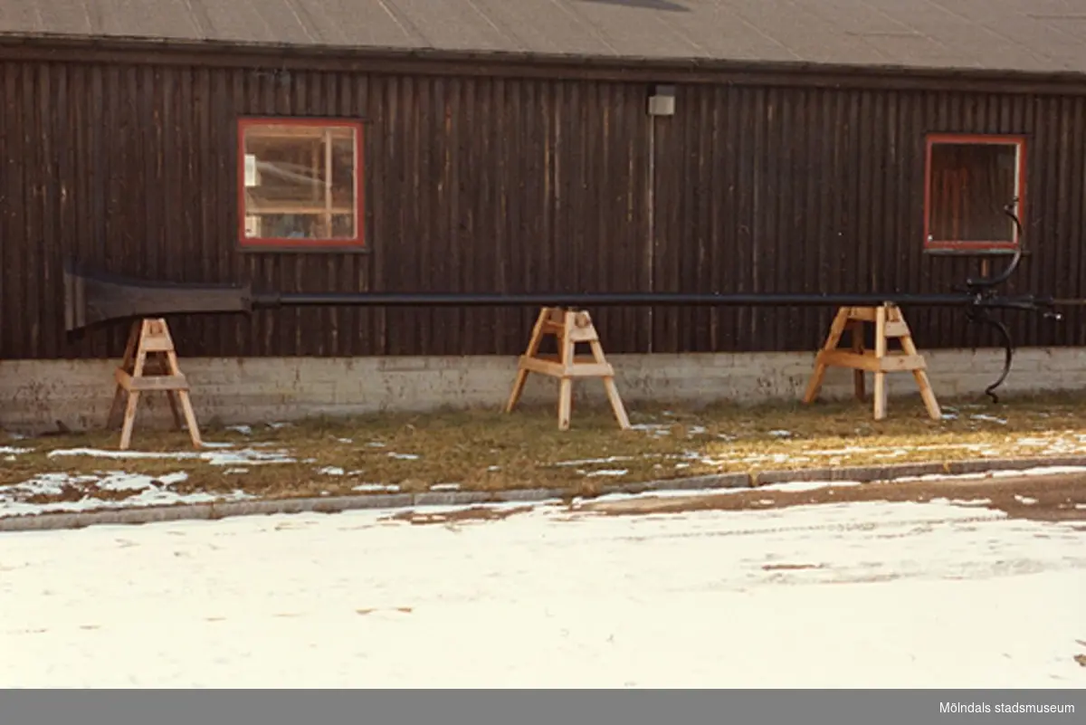 Gamla gatlyktan hos firma vid Bangårdsvägen i Kållered, cirka 1992.