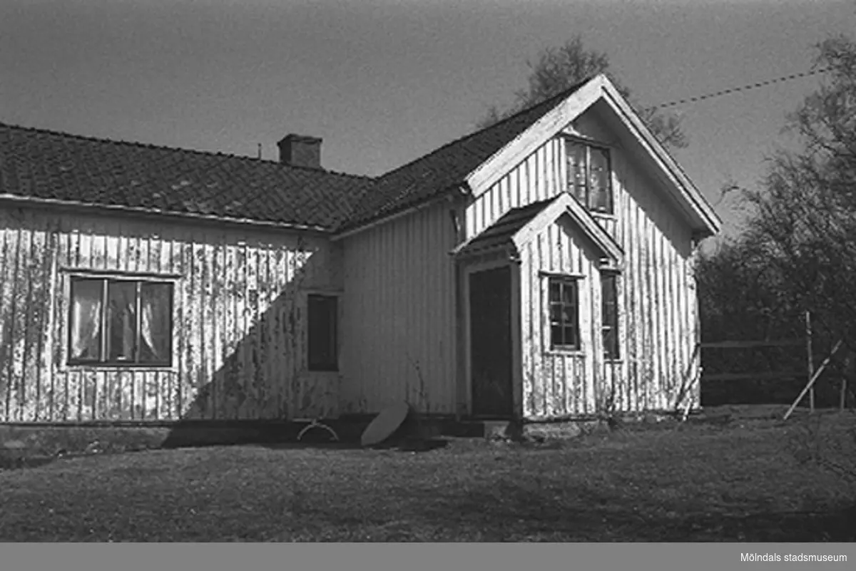 Bostadshus. Backen 2:3 i Kållered 1996-03-18.