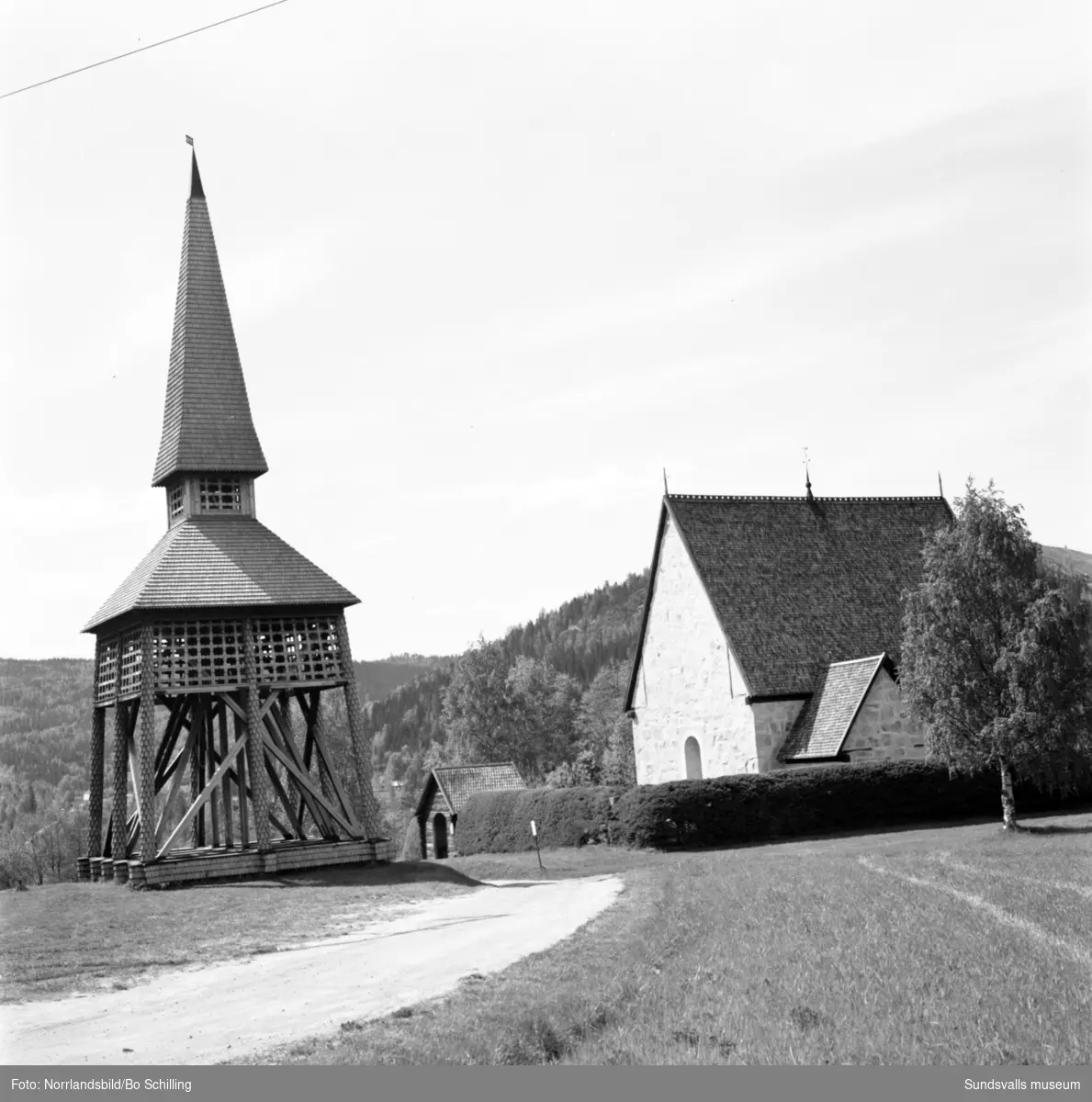 En serie bilder från Indal, Liden och Järkvissle. Kävstabron, Vättaberget, Lidens gamla kyrka, Järkvissle kraftverk, Utsikten (restaurang) med mera.