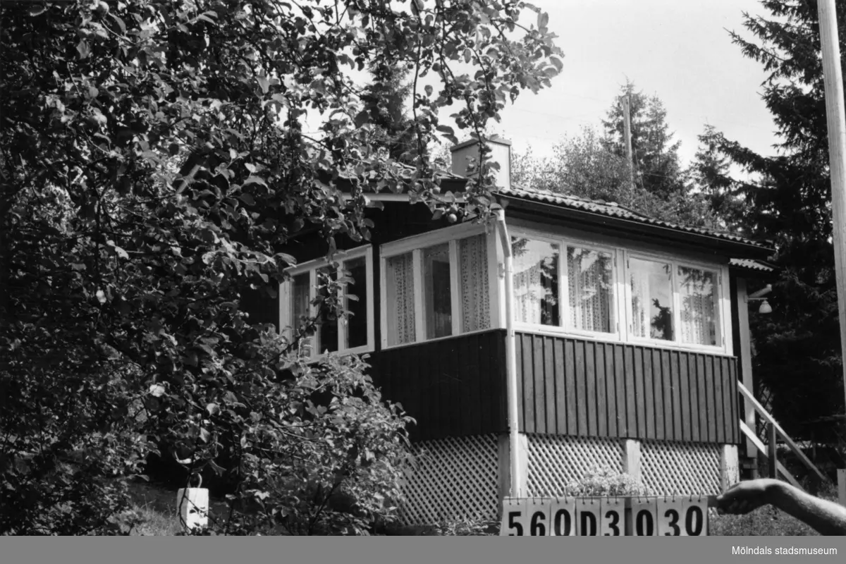Byggnadsinventering i Lindome 1968. Fagered 2:12.
Hus nr: 560D3030.
Benämning: fritidshus.
Kvalitet: god.
Material: trä.
Tillfartsväg: framkomlig.
Renhållning: soptömning.