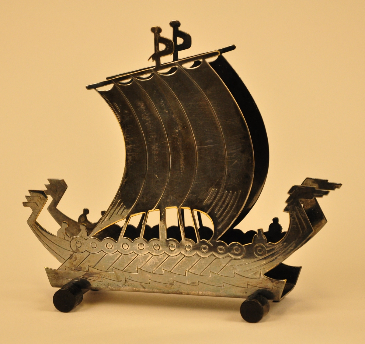 Vikingskip med segl
