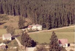 bolighus, skråfoto, våningshus, uthus,