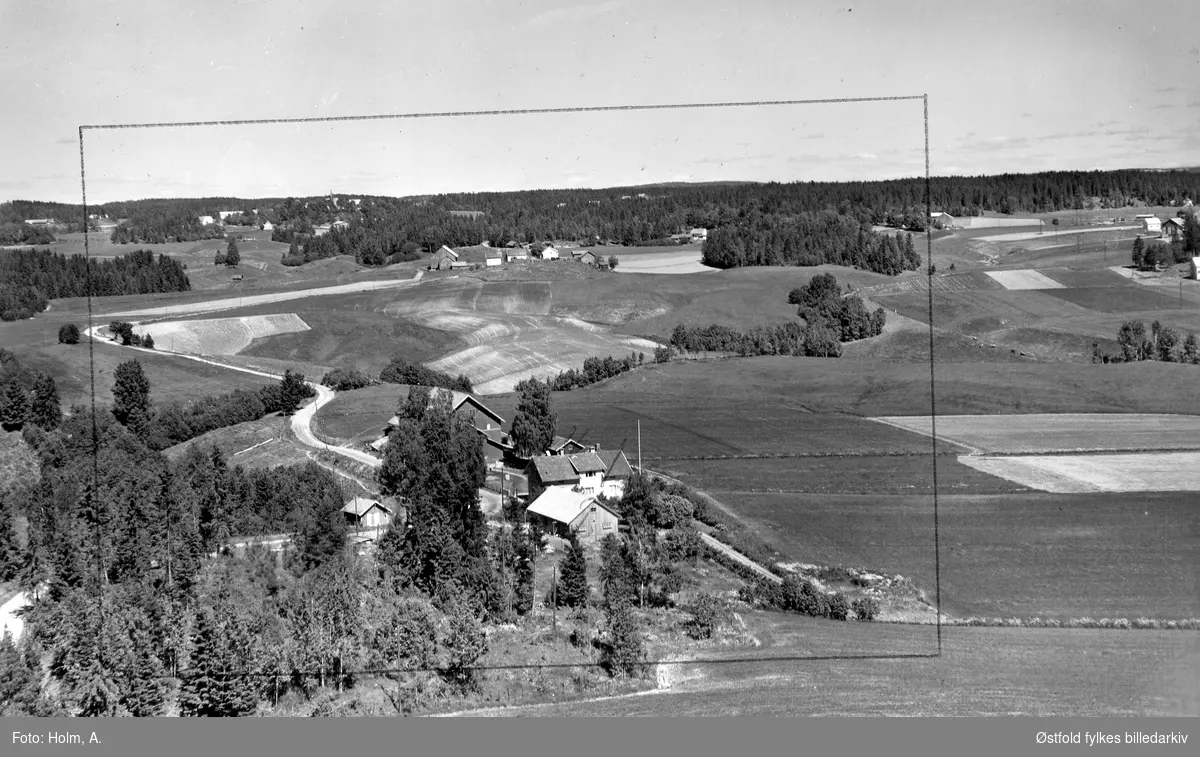 Solberg gård  i Skiptvet, flyfoto 20. juni  1957.