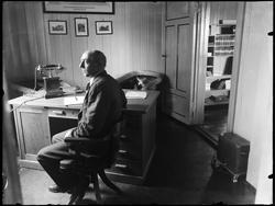 Borregaard, kontorinteriør, mann, svingstol, kurvstol, pult,