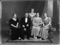 Familien Istorp fra Sarpsborg fotografert 1934.