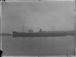 Skip til kai, Sarpsborg ?, Skipets navn er Tungshai.