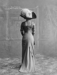 lse Frölich i "Den fraskilte kone".