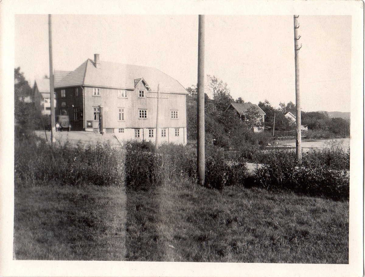 Handelsgården til Sina og Lars Momrak Haugann, Heistad, Telemark, rundt 1929
