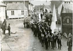 Rørvik sentrum, 17. mai toget i 1914