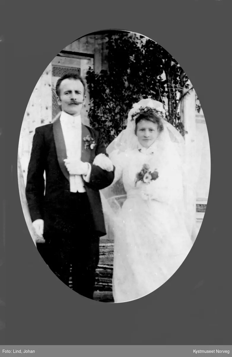 Brudebilde av Lærer Aronsen med frue