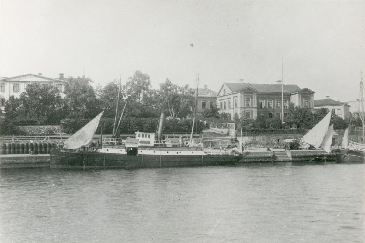 Foto från tiden omkring 1910.[Tveksam uppgift, då var fartyget använt som bogserbåt]