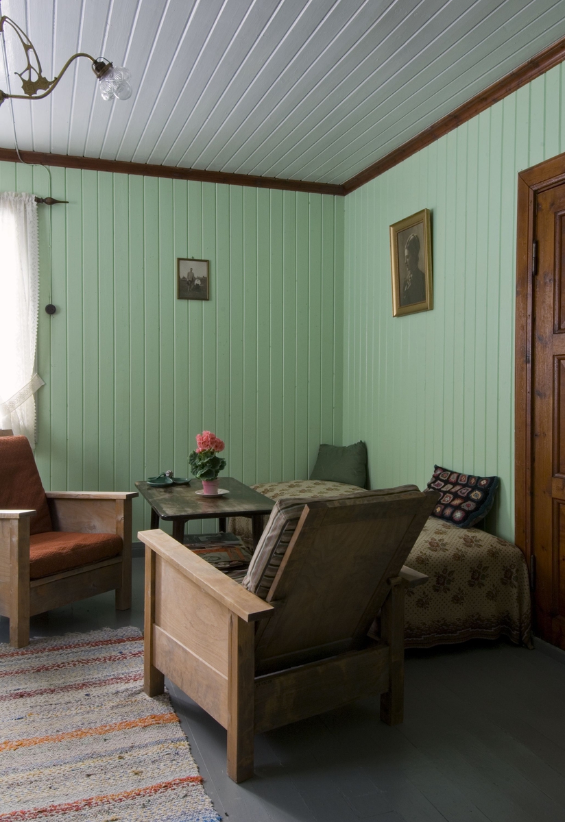 Åseng, bureisingsbruket fra Kvarvet i Sør-Fron, interiør, stue, N05102