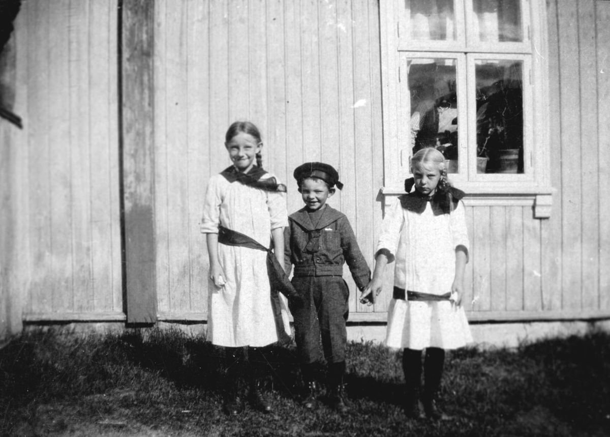 Magda, Tolleif og Jenny Algarheim.