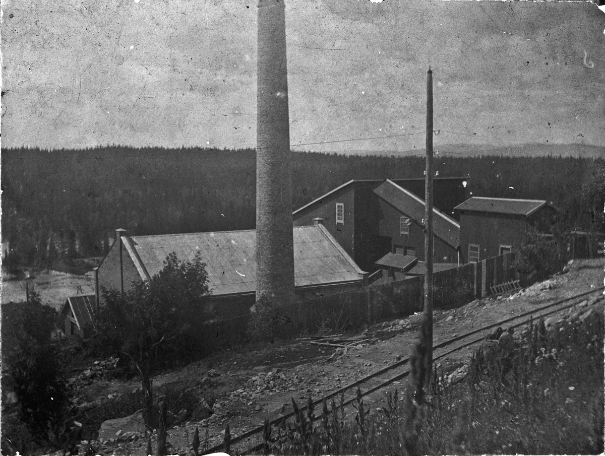 Gullverket. Vaskeriet og maskinhuset ved Brøstadgruva mellom 1902 og 1907.