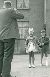 Første skoledag - Ellen Østbye og Hilde Midtstue fotografere