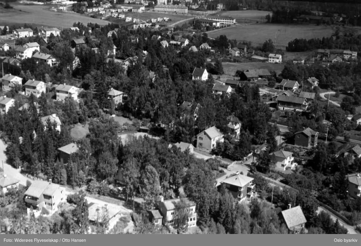 Finnhaugveien, Røa (Flyfoto)