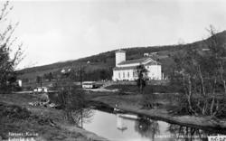 Eidsvåg kirke bygd 1878 er en langkirke i tre. Den har 250 s
