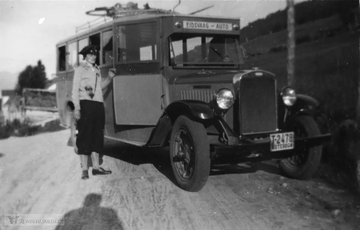 En av de første bussene til Eidsvåg Auto..17 seters 1932 mod Volvo buss med reg nr T-2478, reg som komb i 1934, tilhørende Eidsvåg Auto..I Hvem eier bilen 1933 og 37 og Norges Bilbok 1935 står T-2478 som Volvo rutebil på Torstein Alstad, Nesset. (I 1930-utg. var høyeste nr. i denne serien T-2299.)